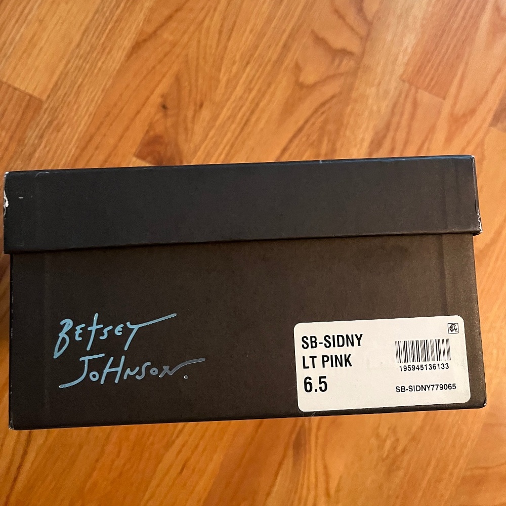 Betsey Johnson Sidney Sneaker